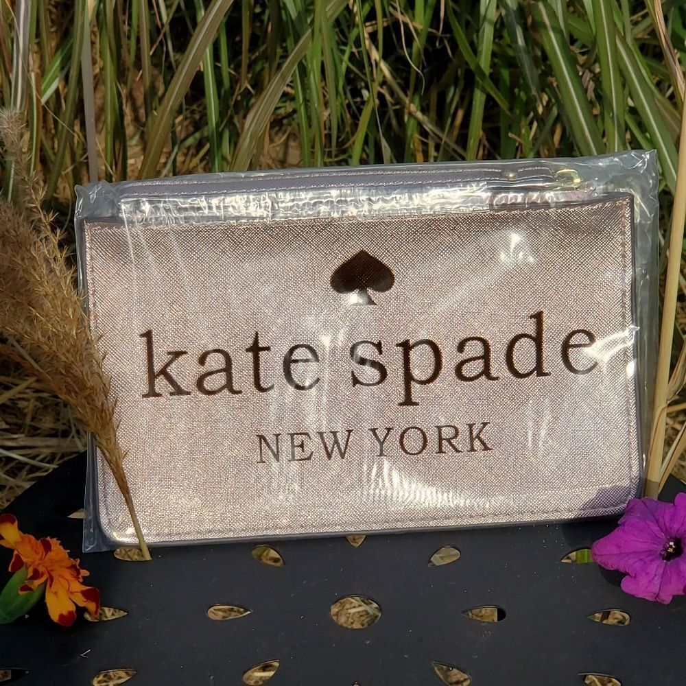 Kate Spade Wristlet‎ - Picture 2 of 9